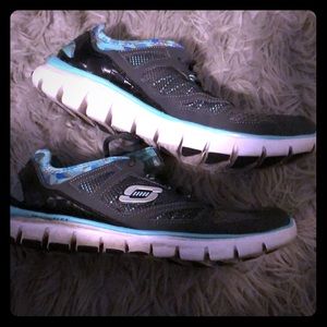 Skechers Relaxed Fit Women’s Sneakers size 10